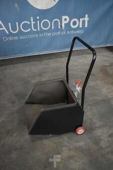 Zit veegmachine 2022  [div] Westfield W-1250 (Schorr) Aufsitzkehrmaschine Neugerät (17)