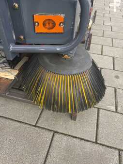 Balayeuse aspirateur autoportée 2024 Toyota Westfield S1250 Aufsitzkehrmaschine Neugerät (4)