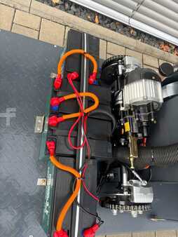 Zamiatarki próżniowe samojezdne 2024  [div] Westfield S1250 Aufsitzkehrmaschine Neugerät (7)