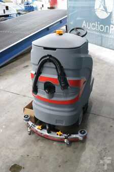 Samojezdne maszyny do szorowania na mokro 2024  [div] C70S Aufsitz-Nassschreinigungsmaschine Neugerät (6)