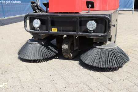 Zit veegmachine 2022  [div] Westfield W-1250 (Schorr) Aufsitzkehrmaschine Neugerät (11)