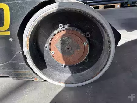 Senkrechtarbeitsbühne  Airo V10E (13)