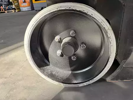 Senkrechtarbeitsbühne  Airo V10E (14)
