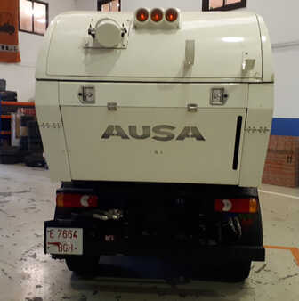 Stroj na čištění silnic 2014  Ausa B400 H (5)