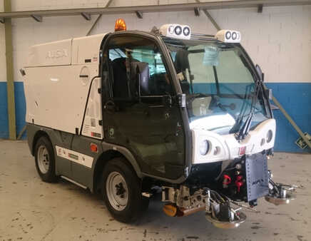 Máquina de limpeza de ruas 2017  Ausa B200 H LINK (2)