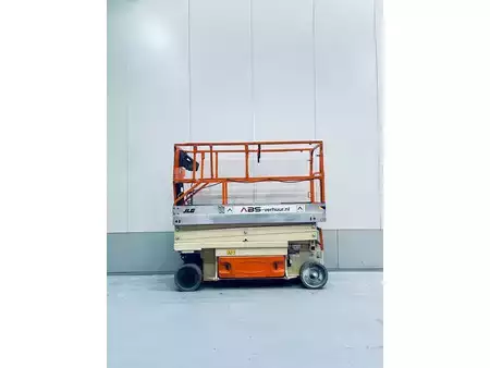 Pracovní plošina s nůžkovým zdvihem 2005  JLG 2030 ES (1)