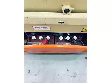 Pracovní plošina s nůžkovým zdvihem 2005  JLG 2030 ES (16)