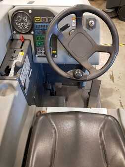 Kehrsaugmaschine 2012  Nilfisk CR 1200D (6)