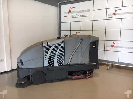 Pedestrian Vacuum Sweeper 2012  Nilfisk VEEG-SCHROB CR 1200D (1)