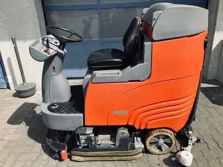 Stroj na drhnutí a vysávání 2013  Hako Hakomatik B 115 R (2)