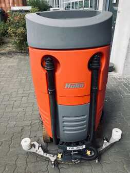 Stroj na drhnutí a vysávání 2013  Hako Hakomatik B 115 R (3)