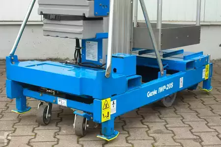 Senkrechtarbeitsbühne 2017  Genie IWP-20S (10)