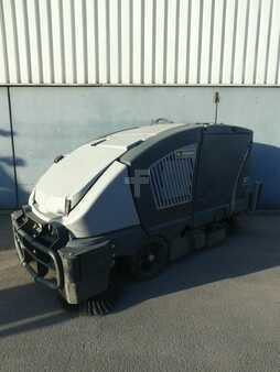 Balayeuse aspirateur 2014  Nilfisk CS7000 1200B (1)