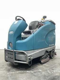 Pedestrian Vacuum Sweeper 2018  Tennant T16 (1)