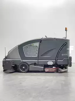 Ручна вакуумна підмітальна машина 2018  Nilfisk CS7010 1200B (4)