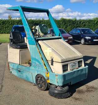 Ride On Sweeper 1997  Tennant 6400 (3)