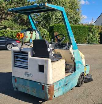 Ride On Sweeper 1997  Tennant 6400 (4)