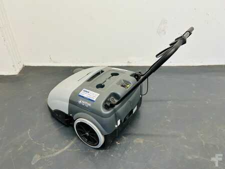 Máquina barredora 2022 Nilfisk SW750 (2)
