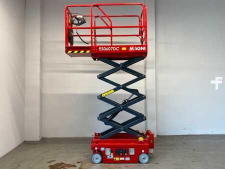 Plataforma Tijera 2025 Magni ES0607DC (3)