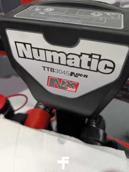 Zametací sací stroj 2025  Numatic TTB3045NX-R (9)
