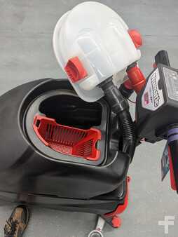 Zametací sací stroj 2025  Numatic TTB3045NX-R (4)