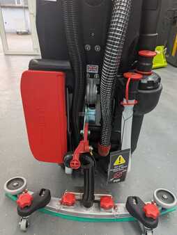 Zametací sací stroj 2025  Numatic TTB3045NX-R (5)