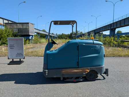 Pedestrian Vacuum Sweeper 2016  Tennant T17 (3)