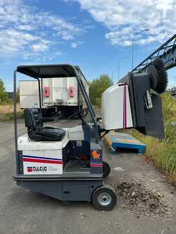 Varredores e aspirador a vácuo 2013  Dulevo 90 EH // Betriebsstunden 925h // Kehrbreite 1470 mm (4)