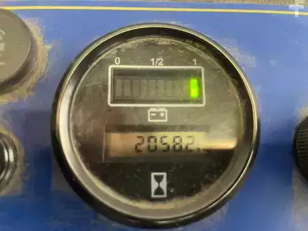 Máquina barredora aspiradora 2014  Dulevo 100 EH // Batterie 2023 (5)