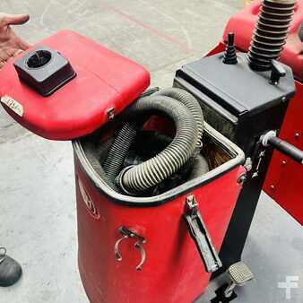 Ride On Vacuum Sweeper 2019  RCM R850NE (11)