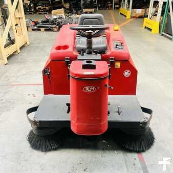 Ride On Vacuum Sweeper 2019  RCM R850NE (2)