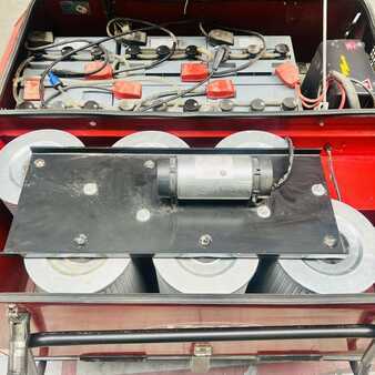 Ride On Vacuum Sweeper 2019  RCM R850NE (6)