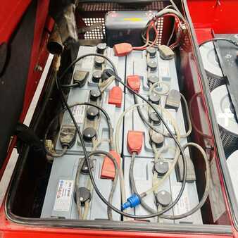 Ride On Vacuum Sweeper 2019  RCM R850NE (7)