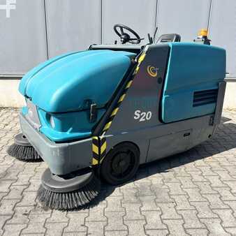 Ride On Vacuum Sweeper 2012  RCM S20 (1)
