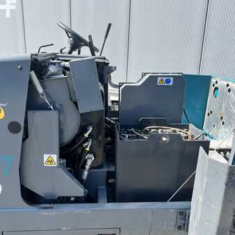 Ride On Vacuum Sweeper 2012  RCM S20 (15)