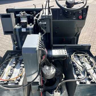 Ride On Vacuum Sweeper 2012  RCM S20 (20)
