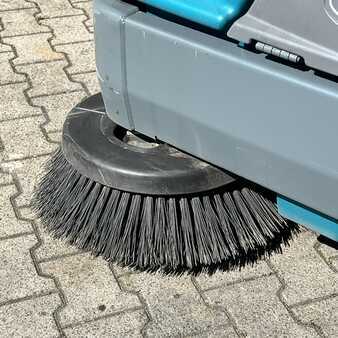 Ride On Vacuum Sweeper 2012  RCM S20 (3)