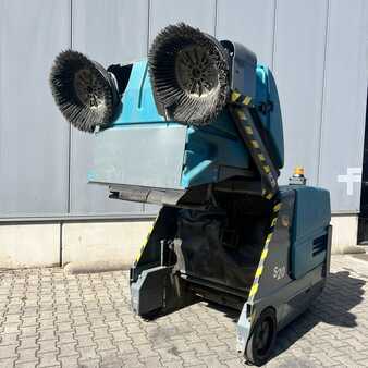 Ride On Vacuum Sweeper 2012  RCM S20 (5)