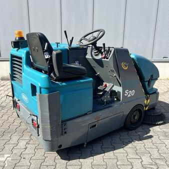 Ride On Vacuum Sweeper 2012  RCM S20 (9)