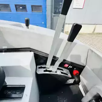 Spazzatrici aspiratrici uomo a bordo 2018  RCM OTTO E-TOP (10)