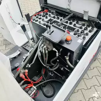 Spazzatrici aspiratrici uomo a bordo 2018  RCM OTTO E-TOP (13)