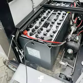 Spazzatrici aspiratrici uomo a bordo 2018  RCM OTTO E-TOP (14)