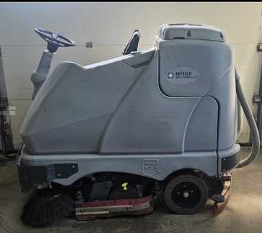 Riding scrubber dryer - Nilfisk SC1100 S C (7)