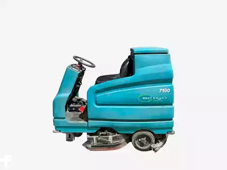 *** Jiné *** 2012  Tennant 7100 (1)