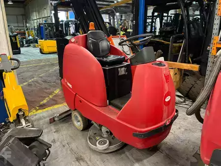 Päältäajettavat lakaisusukoneet 2020  RCM JUMBO 962N (2)