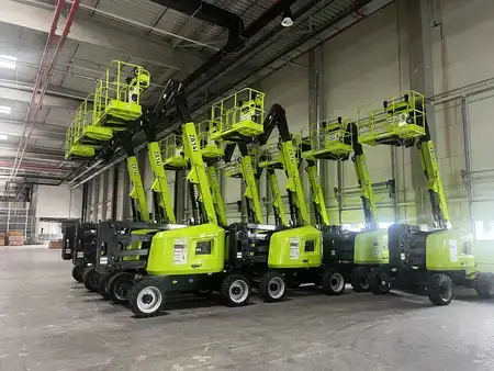 Plataformas articuladas 2026  Zoomlion ZA14J Articuletid Diesel 4WD 20piece NEW, 20db  új (1)