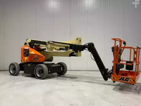 Articulating boom 2025  JLG E450AJ (1)