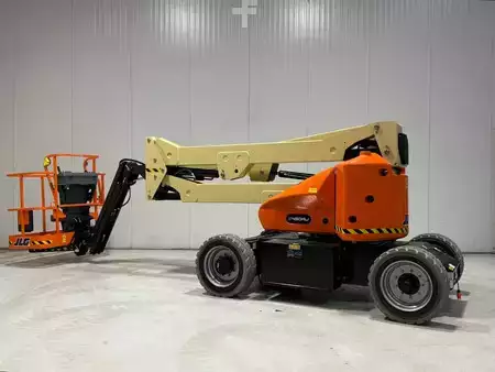 Articulating boom 2025  JLG E450AJ (2)