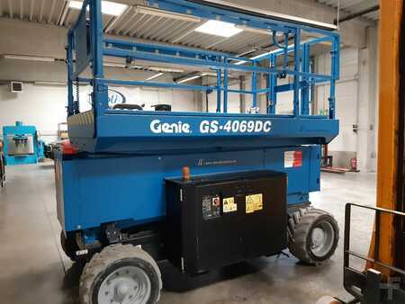 Levantamento tesoura 2016  Genie GS4069DC (1)