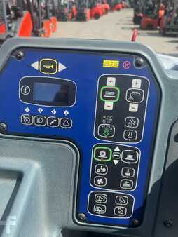 Ride On Vacuum Sweeper 2021  Nilfisk CS 7010 (5)